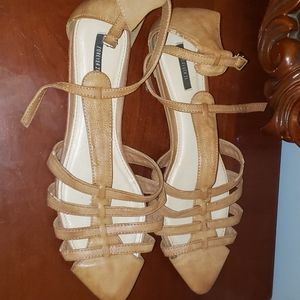 Brown caged pointed flat